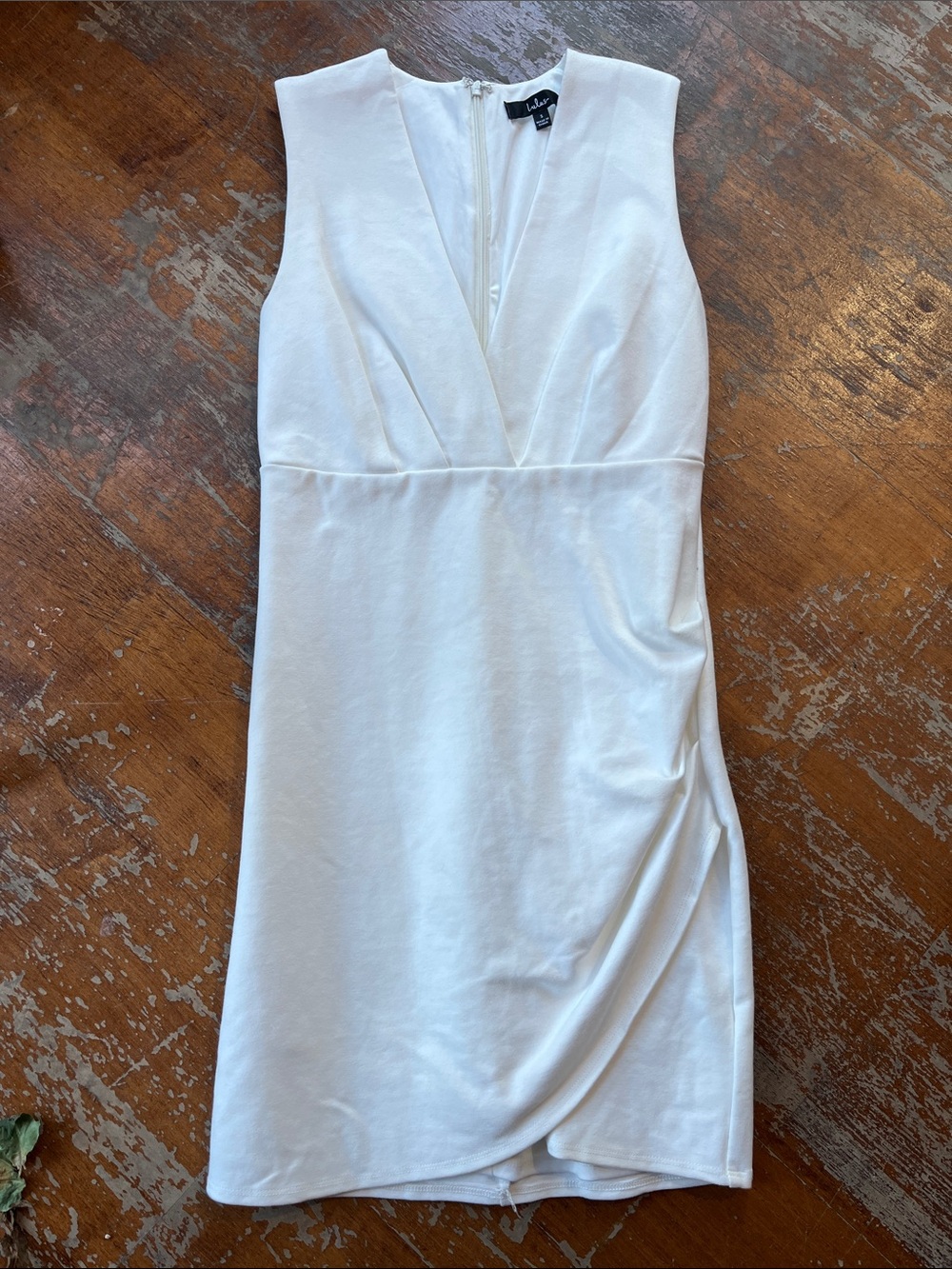Lulus White V-Neck Sleeveless Dress